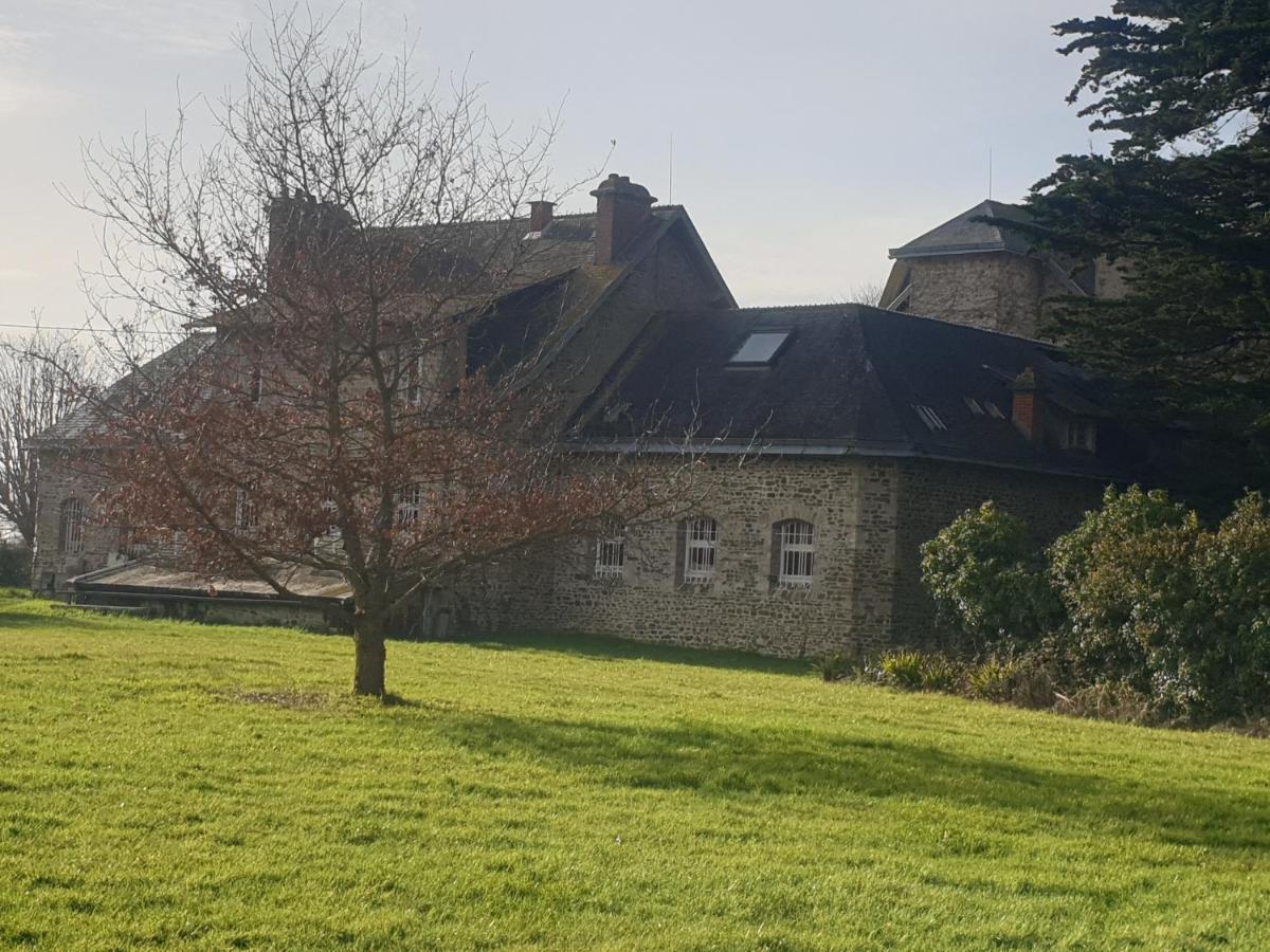 Château de Surville Surville  Extérieur photo